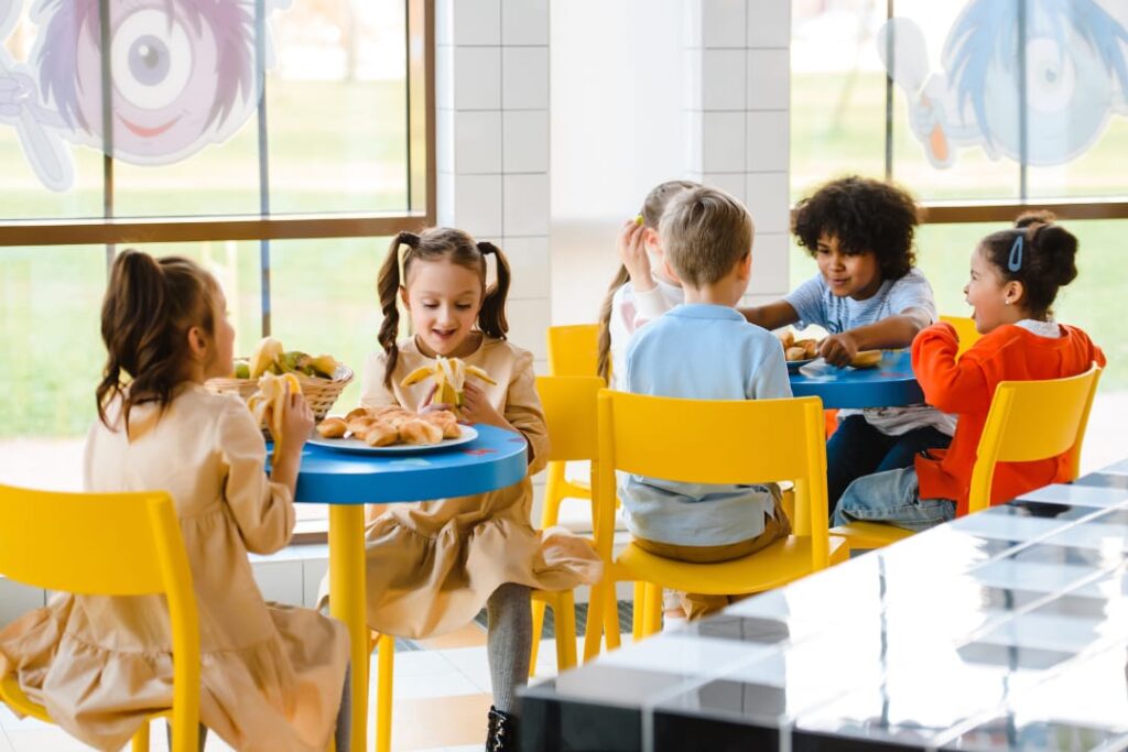 La importancia de frutas y verduras frescas en colegios y comedores escolares